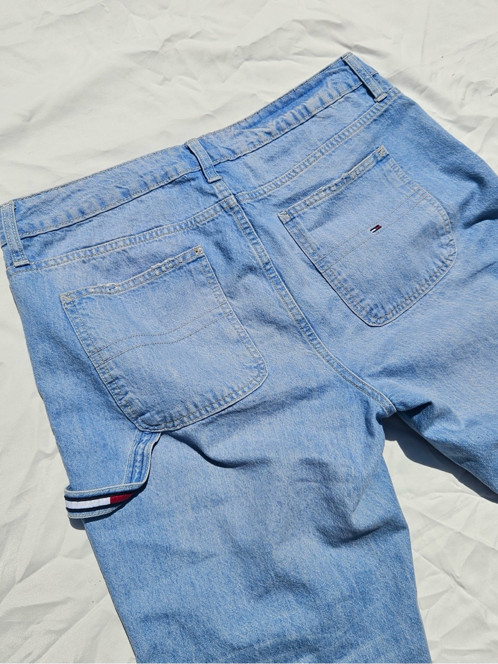 Tommy Hilfiger Women's Light Blue Denim Jeans with Embroidery Leg - Picture 9 of 16